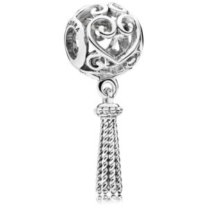Charm pendentif Pompon et cœur enchanté 35€ Charm pendentif Pompon et cœur enchanté 35€
