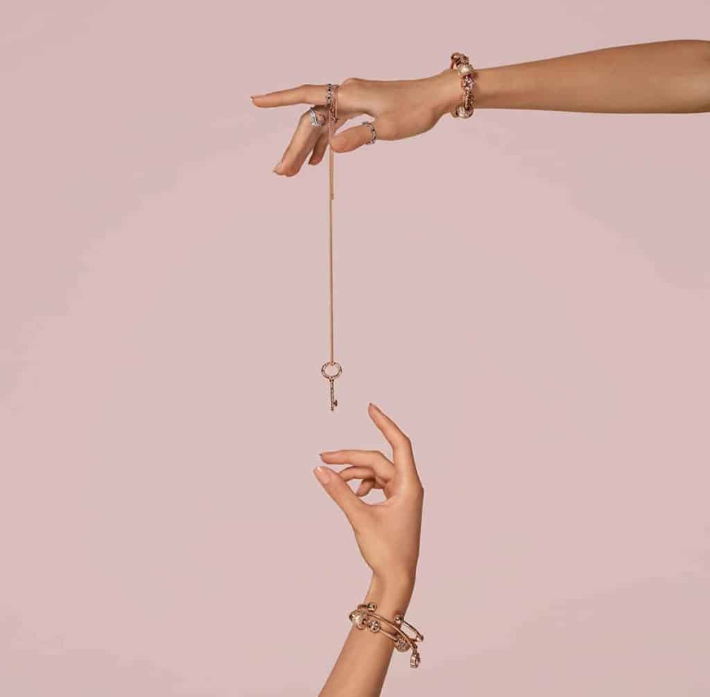 Collier clef royale Or Rose 179€ Collier clef royale Or Rose 179€