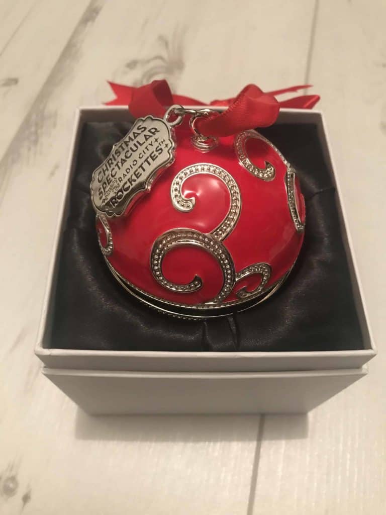 Ecrin Boule de Noël Arabesque Resplendissante Ecrin Boule de Noël Arabesque Resplendissante