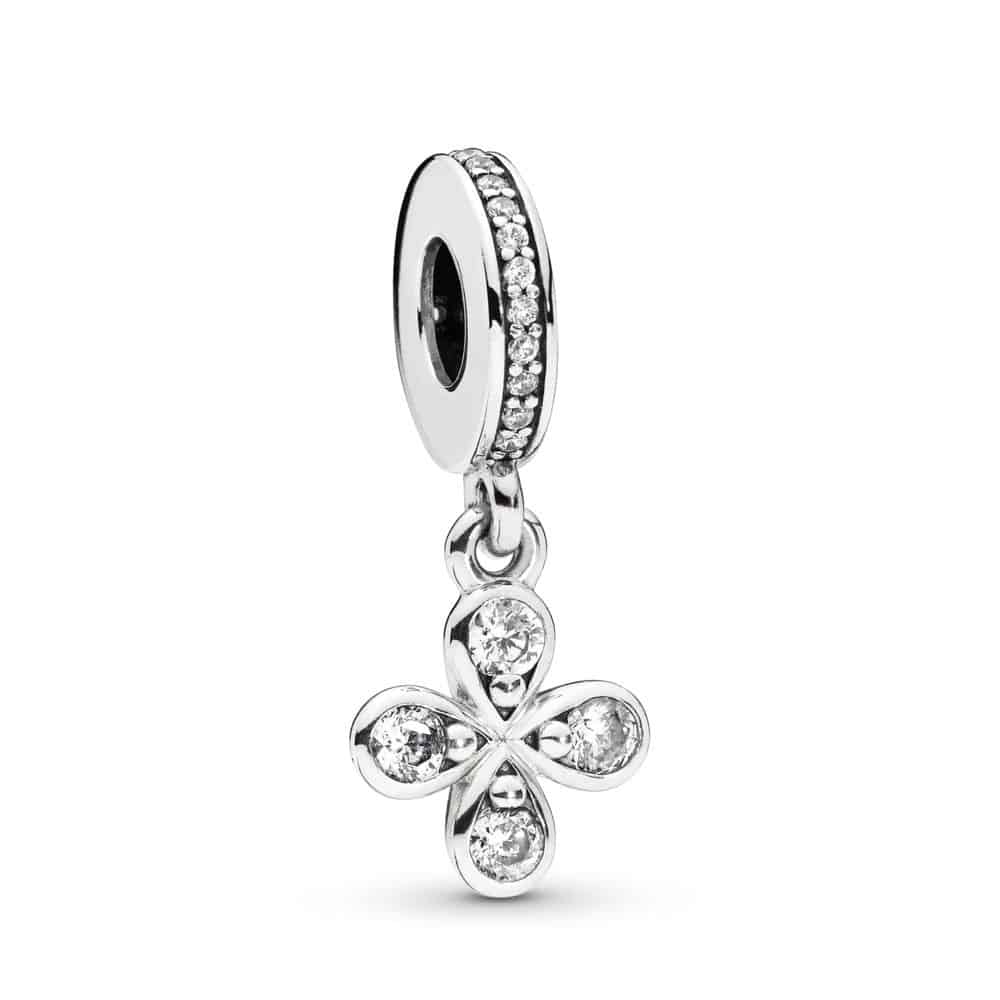 Charm pendant Fleur à Quatre Pétales en Argent 49,00 € - 797969CZ Charm pendant Fleur à Quatre Pétales en Argent 49,00 € - 797969CZ
