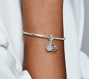 Rendu Pendant Charm Cœurs Noués 49,00 € - 798095CZ Rendu Pendant Charm Cœurs Noués 49,00 € - 798095CZ