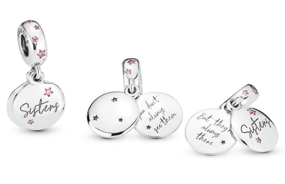 Détails Charm pendant Sœurs pour la Vie en Argent 49€ - 798012FPC Détails Charm pendant Sœurs pour la Vie en Argent 49€ - 798012FPC