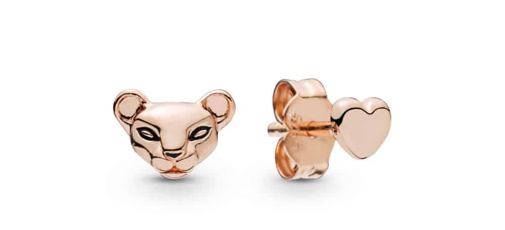 Clous d'oreilles Princesse Lionne et Cœuren Pandora Rose 39,00 € - 288022EN16 Clous d'oreilles Princesse Lionne et Cœuren Pandora Rose 39,00 € - 288022EN16