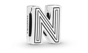 Le charm Clip Lettre N PANDORA Réflexions en Argent 29,00 - €798210 Le charm Clip Lettre N PANDORA Reflexions en Argent 29,00 € - 798210
