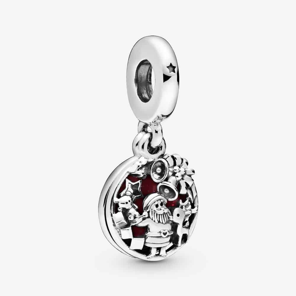 Charm Pendant Père Noël Amour Paix Joie 49,00 € - 798468C01 Charm Pendant Père Noël Amour Paix Joie 49,00 € - 798468C01
