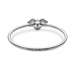 Dos du Bracelet Jonc Fermoir Harry Potter, Vif d’Or, Pandora Moments 79,00 € – 598619C00 Dos du Bracelet Jonc Fermoir Harry Potter, Vif d’Or, Pandora Moments 79,00 € – 598619C00