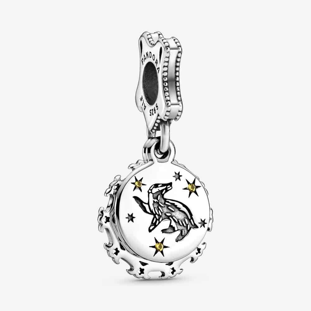 Charm pendant Poufsouffle Harry Potter Pandora 49€ - 798832C01 Charm pendant Poufsouffle Harry Potter Pandora 49€ - 798832C01