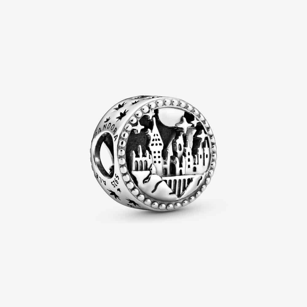 Charm Pandora Chateau & blason Poudard 39€ - 798622C00 Charm Pandora Chateau & blason Poudard 39€ - 798622C00
