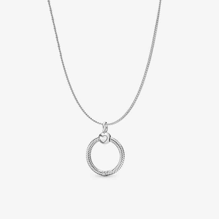 Parure Pendentif O Pandora Moments 88,00 € (NE_G0020) - Bracelet offert dès 129€ Parure Pendentif O Pandora Moments 88,00 € (NE_G0020) - Bracelet offert dès 129€
