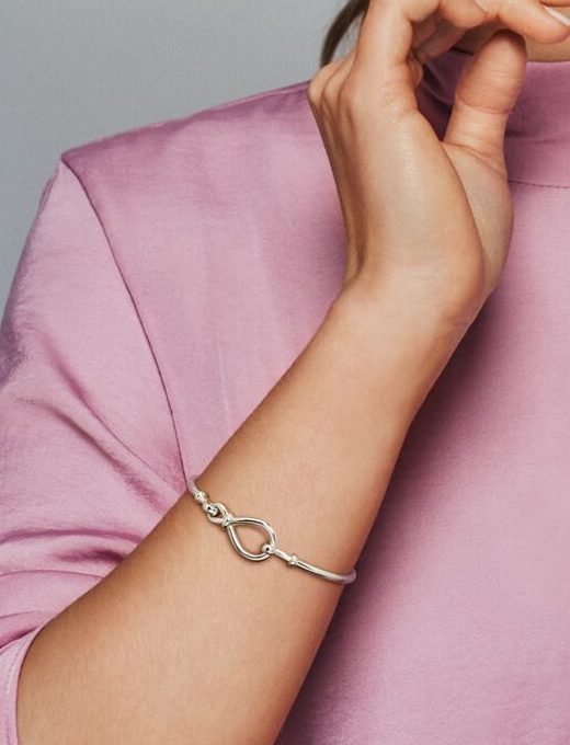 Le Bracelet Jonc Nœud Infini 69,00 € - 598893C00 Le Bracelet Jonc Nœud Infini 69,00 € - 598893C00