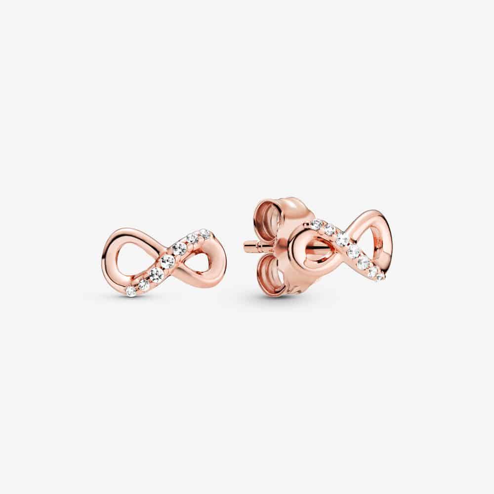 Clous d’Oreilles Infini Scintillants 49,00 € - 288820C01 Clous d’Oreilles Infini Scintillants 49,00 € - 288820C01