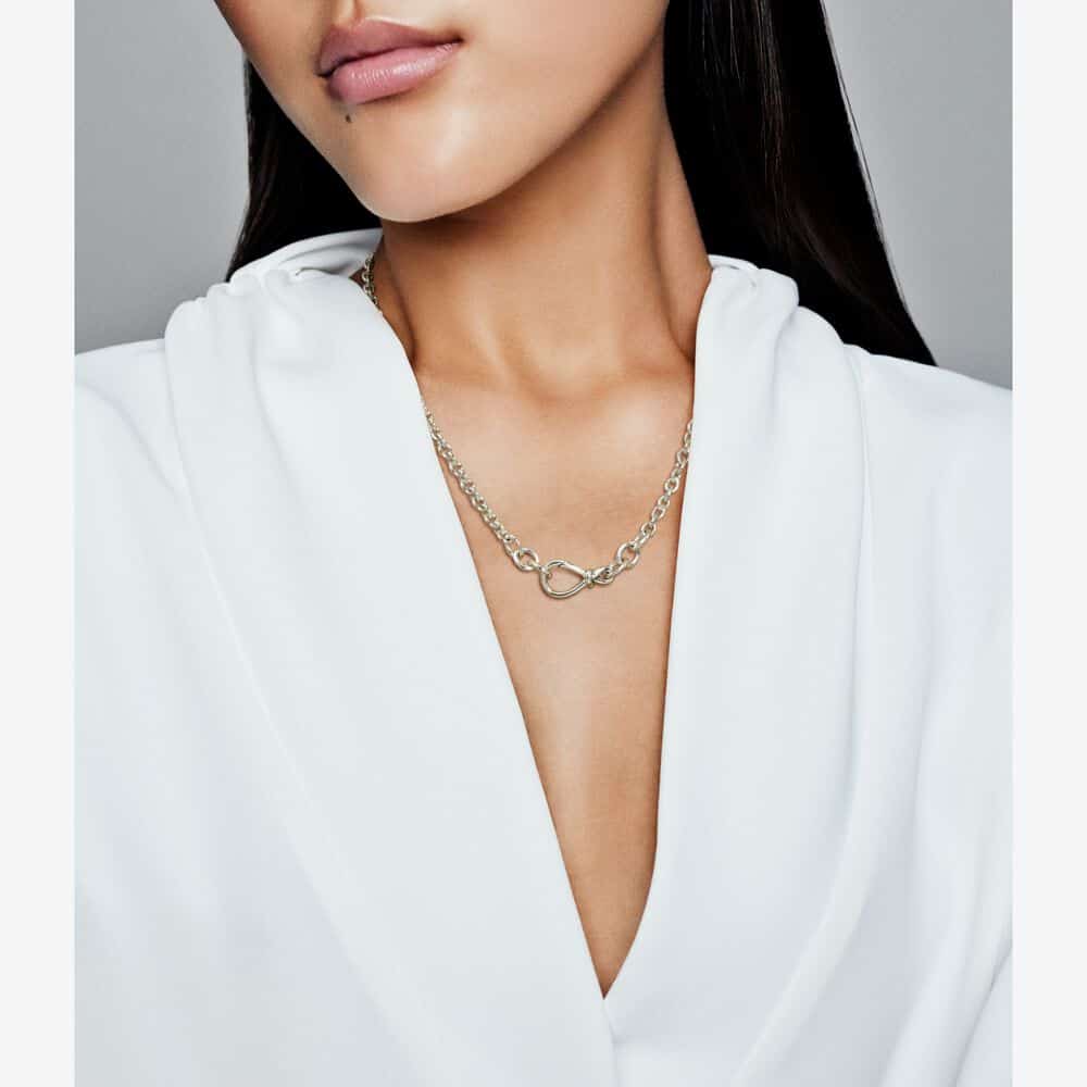 Collier Chaîne Nœud Infini Imposant 149,00 € - 398902C00 Collier Chaîne Nœud Infini Imposant 149,00 € - 398902C00