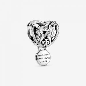 Charm Cœur Hippocampes Ajouré 29,00 € - 798949C00 Charm Cœur Hippocampes Ajouré 29,00 € - 798949C00