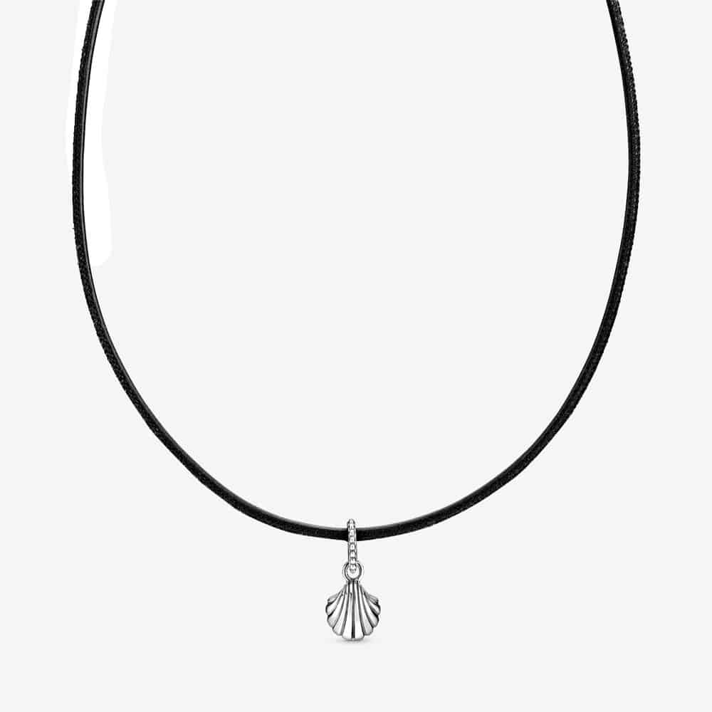 Collier Choker Coquillage Cuir Noir 55,00 € - 398966C01 Collier Choker Coquillage Cuir Noir 55,00 € - 398966C01