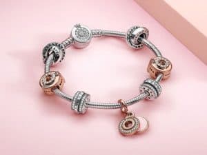 Collection 2020 Pandora Signature : O couronné