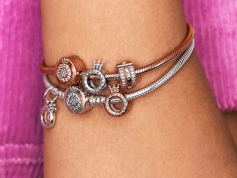 Charms de la collection Pandora Signature Charms de la collection Pandora Signature