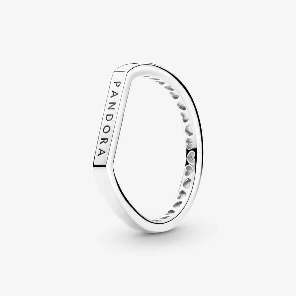 Bague Empilable Barre Logo 39,00 € - 199048C00 Bague Empilable Barre Logo 39,00 € - 199048C00