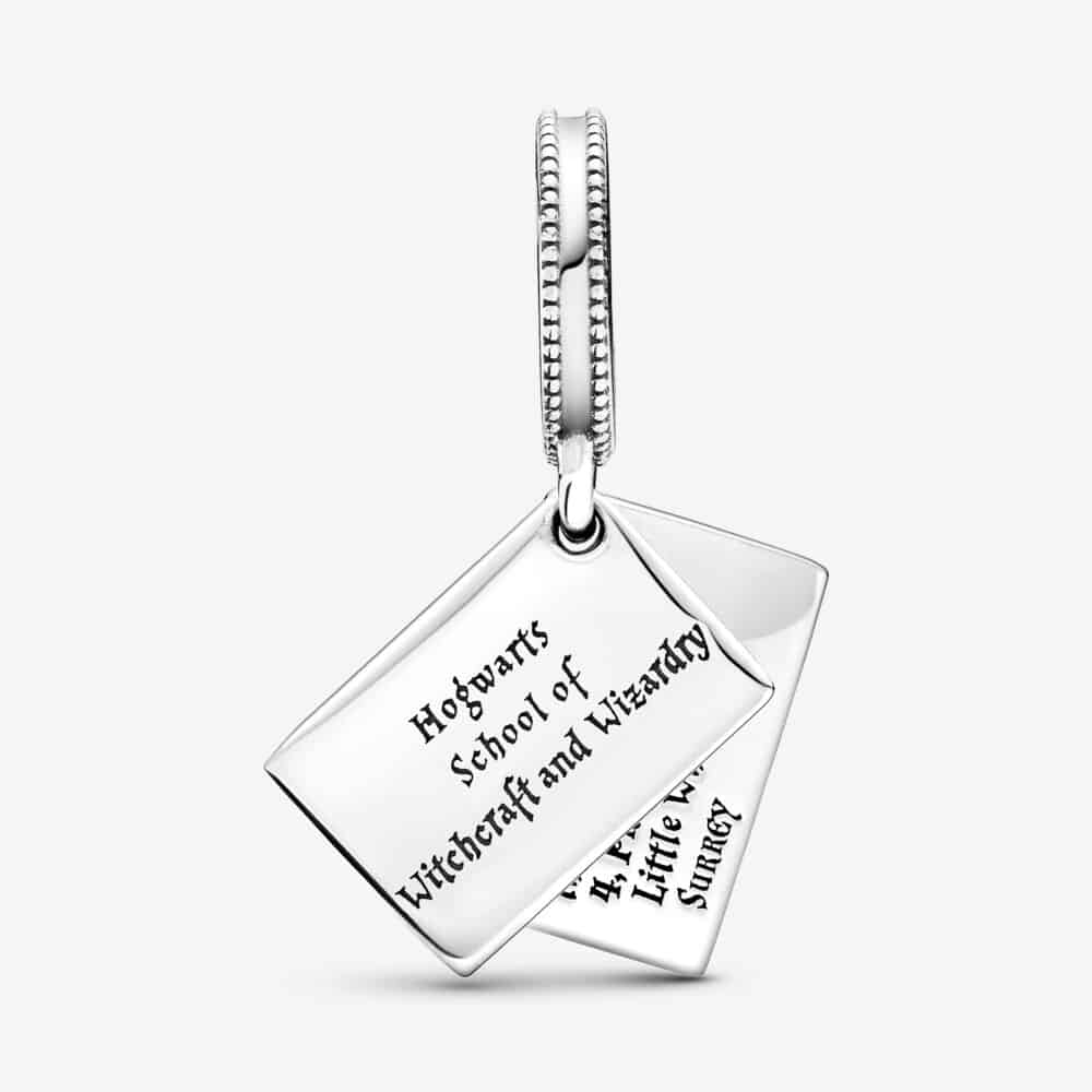 Dos Charm Pendant Harry Potter, Lettre d'Admission à Poudlard 49,00 € - 799125C01 Dos Charm Pendant Harry Potter, Lettre d'Admission à Poudlard 49,00 € - 799125C01