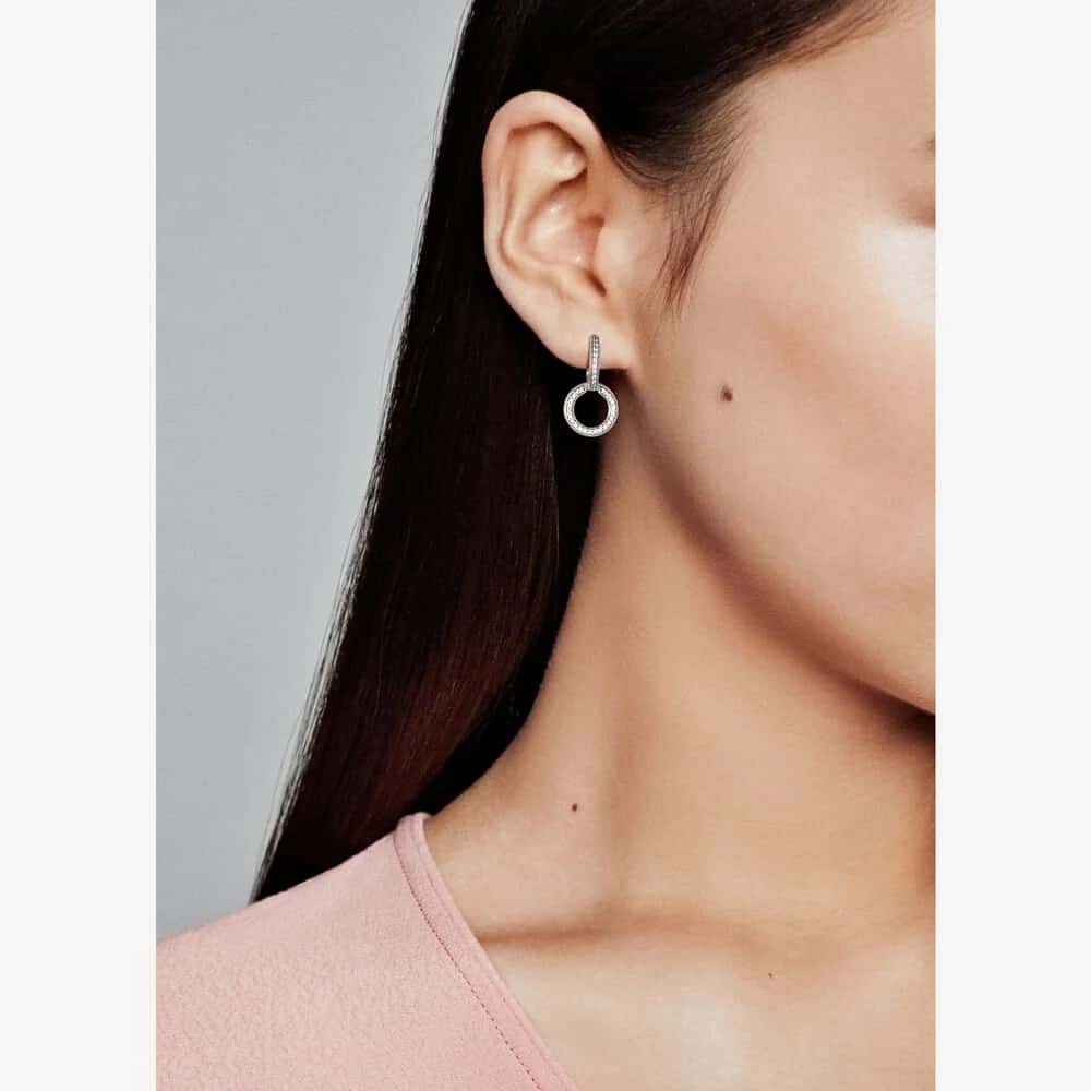 Les boucles d'oreilles portées : Les boucles d'oreilles portées :