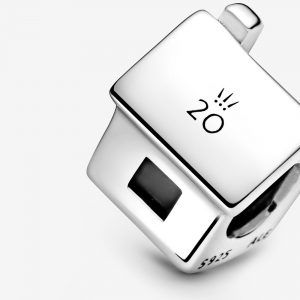 Charm des 20 ans Pandora Décembre : le Charm Maison