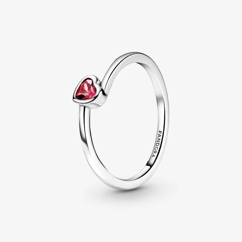 Bague Solitaire Cœur Incliné Rouge 39,00 € - 199267C01 Bague Solitaire Cœur Incliné Rouge 39,00 € - 199267C01