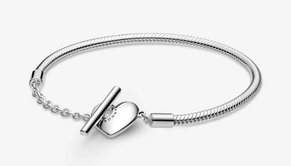 Bracelet Maille Serpent fermoir en T Cœur Pandora Moments 69,00 € - 599285C00 Bracelet Maille Serpent fermoir en T Cœur Pandora Moments 69,00 € - 599285C00