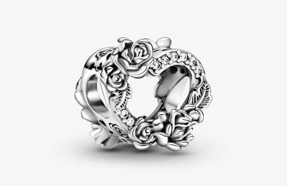 Charm Cœur & Roses Ajouré 39,00 € - 799281C01 Charm Cœur & Roses Ajouré 39,00 € - 799281C01
