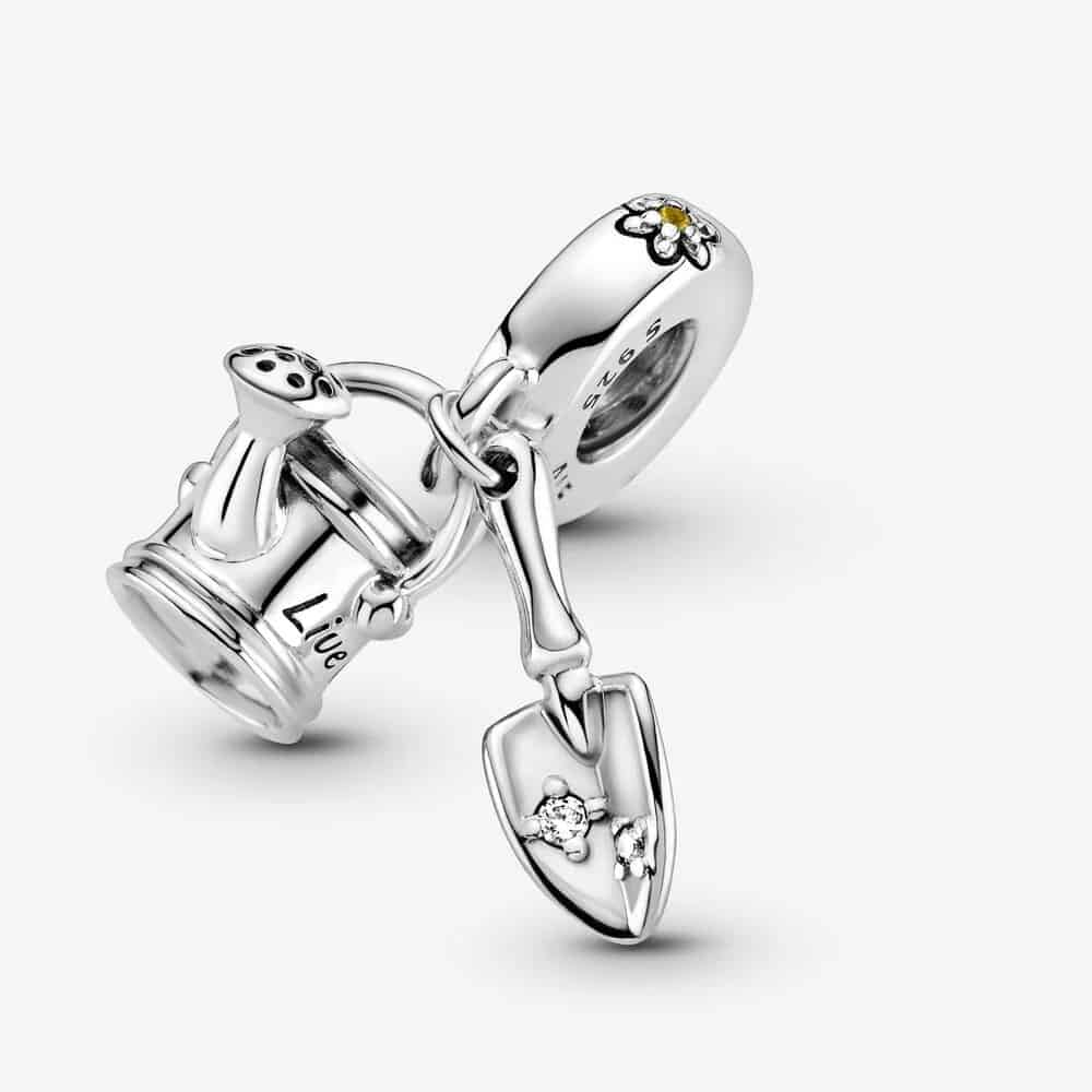 Charm Pendant Arrosoir et Truelle 49,00 € – 799359C01 Charm Pendant Arrosoir et Truelle 49,00 € – 799359C01