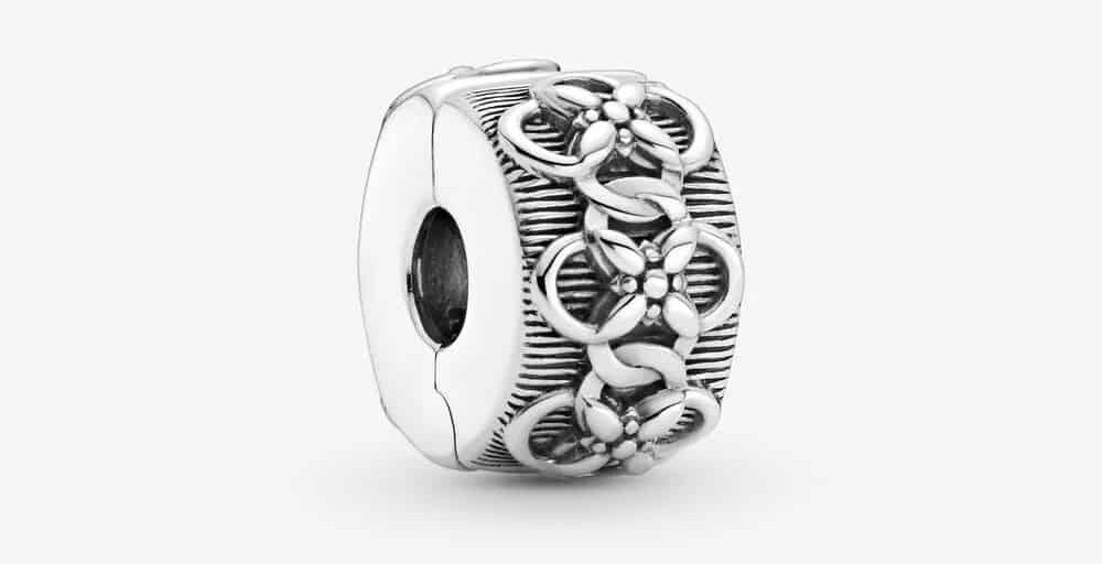 Charm Clip Motif Floral 29,00 € – 799316C00 Charm Clip Motif Floral 29,00 € – 799316C00