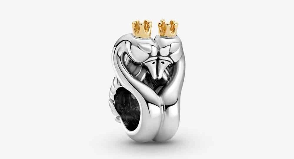 Charm Cygnes et Cœur Bicolore 69,00 € – 799315C00 Charm Cygnes et Cœur Bicolore 69,00 € – 799315C00
