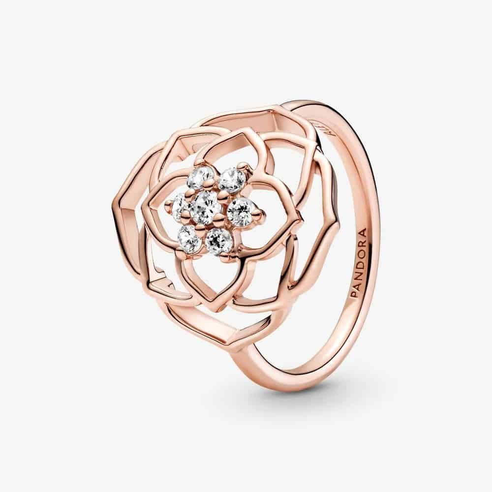 Bague Spectaculaire Pétales de Rose 79,00 € – 189412C01 Bague Spectaculaire Pétales de Rose 79,00 € – 189412C01