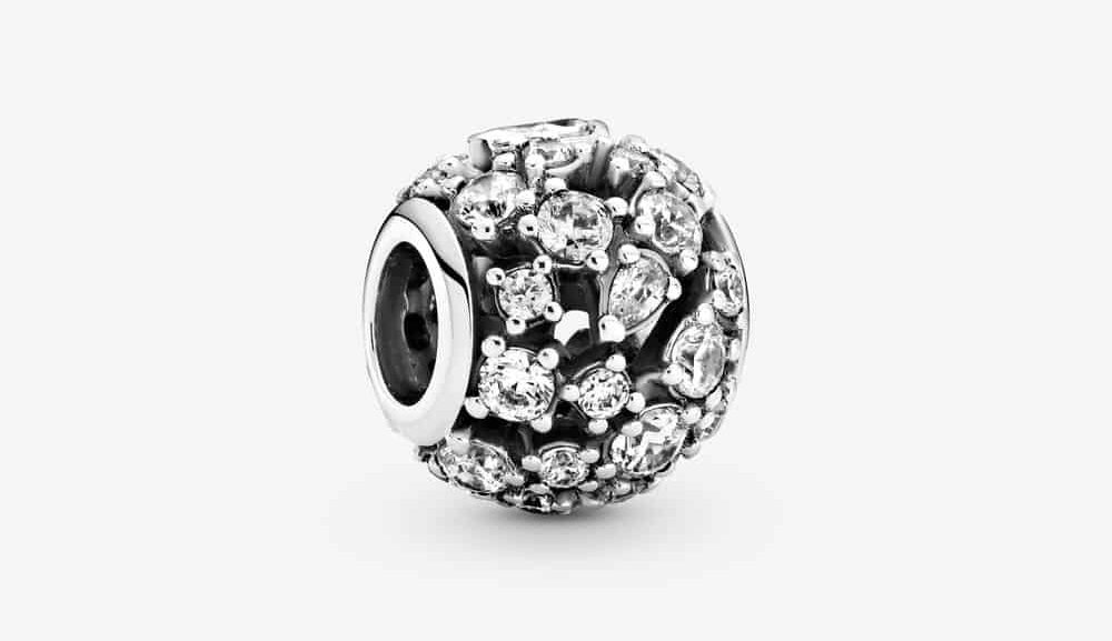 Charm Ajouré Rond Scintillant 69,00 € – 799225C01 Charm Ajouré Rond Scintillant 69,00 € – 799225C01