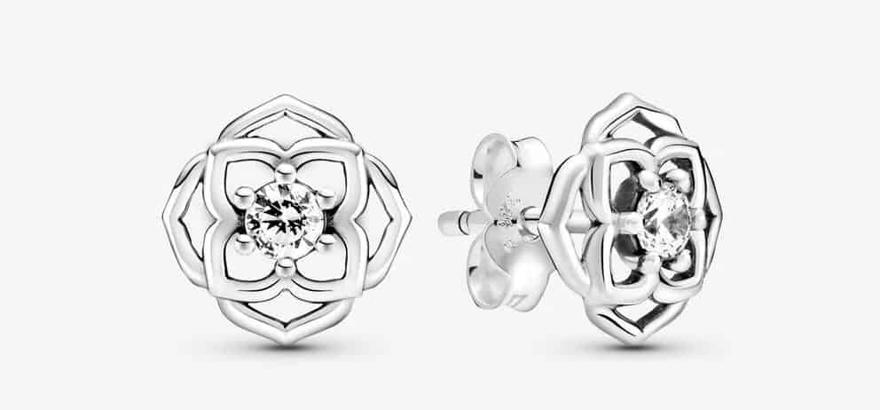 Clous d’Oreilles Pétales de Rose 45,00 € – 299371C01 Clous d’Oreilles Pétales de Rose 45,00 € – 299371C01