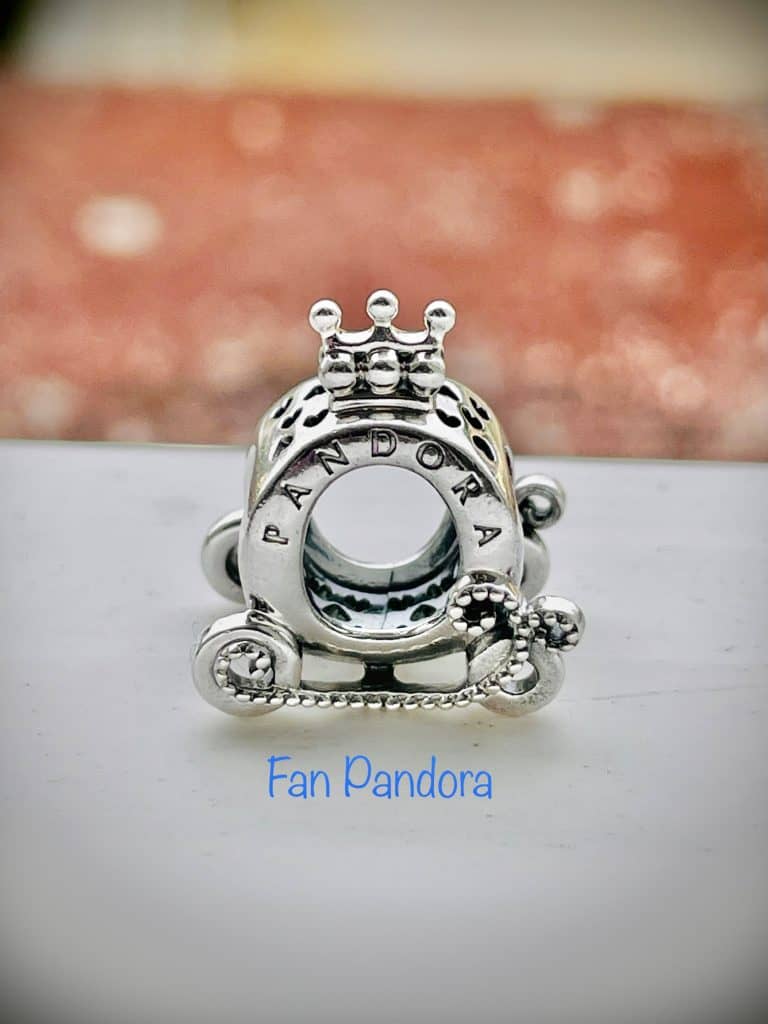 Charm Carrosse Pandora O - 22.50€ Charm Carrosse Pandora O - 22.50€