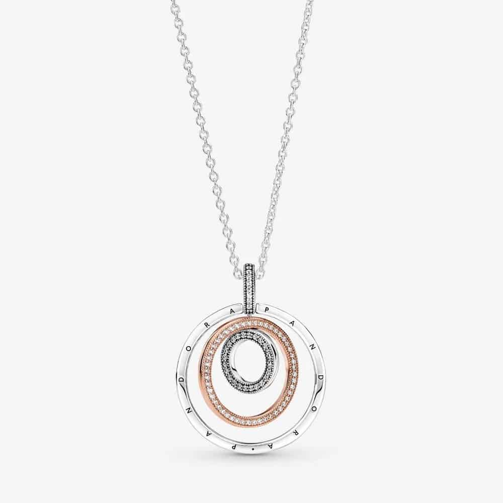 Pendentif et Collier Cercles Bicolores 129,00 € – 389483C01 Pendentif et Collier Cercles Bicolores 129,00 € – 389483C01