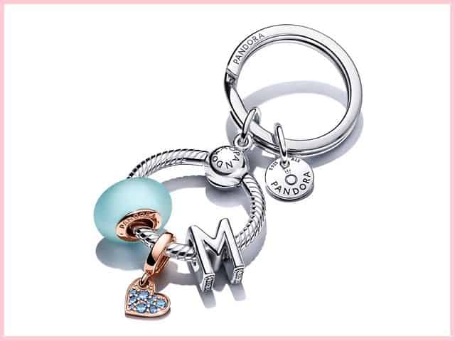 Composition avec porte clé à charms Composition avec porte clé à charms