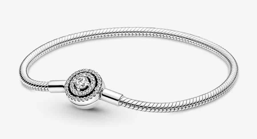 Bracelet Maille Serpent Halo Pandora Moments 79,00 € - 590038C01 Bracelet Maille Serpent Halo Pandora Moments 79,00 € - 590038C01