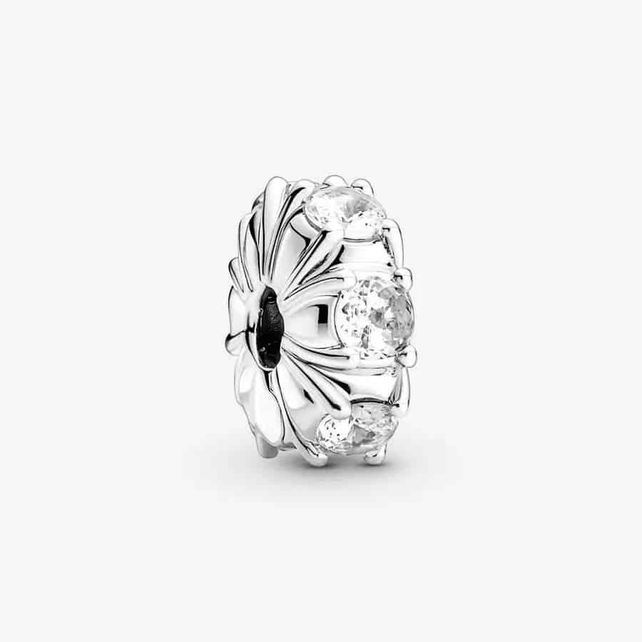 Charm Clip Scintillant à Griffes Allongées 49,00 € - 790046C01 Charm Clip Scintillant à Griffes Allongées 49,00 € - 790046C01