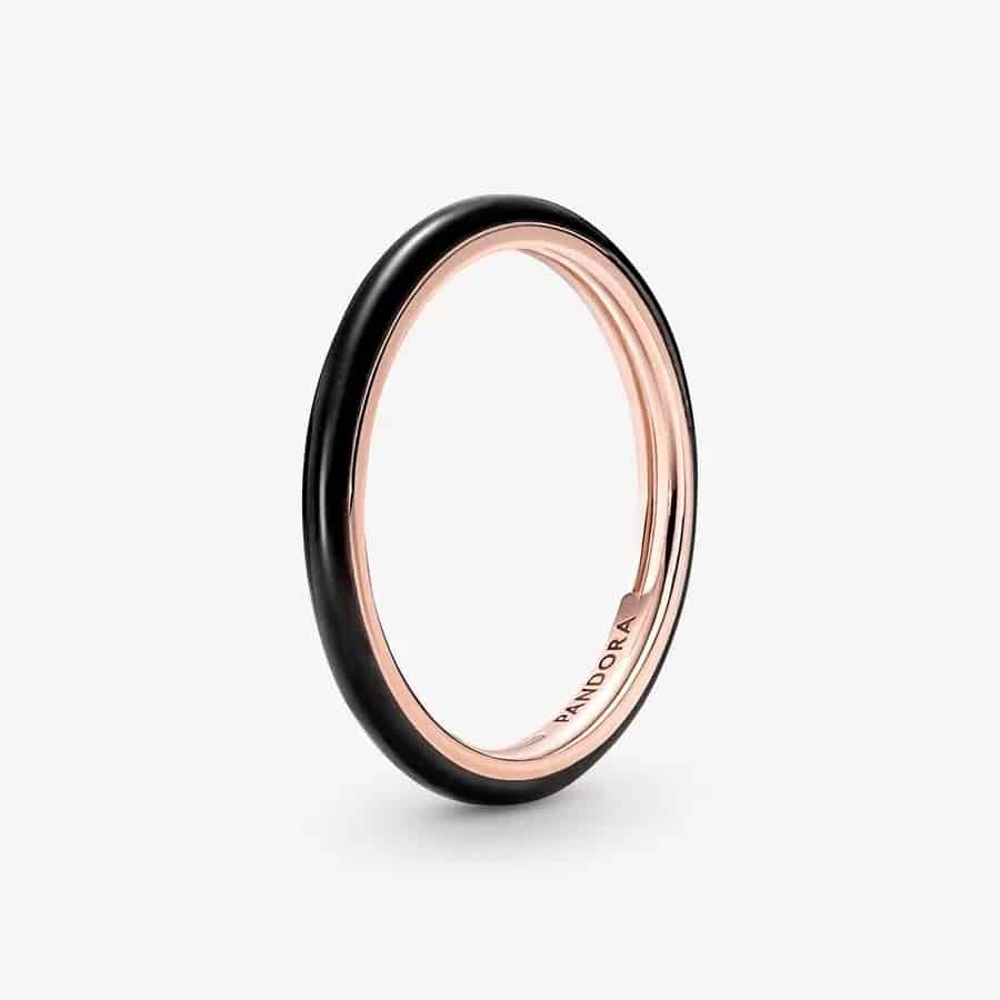 Bague Résine Façon Émail Noire Pandora ME 35,00 € - 189655C01 Bague Résine Façon Émail Noire Pandora ME 35,00 € - 189655C01