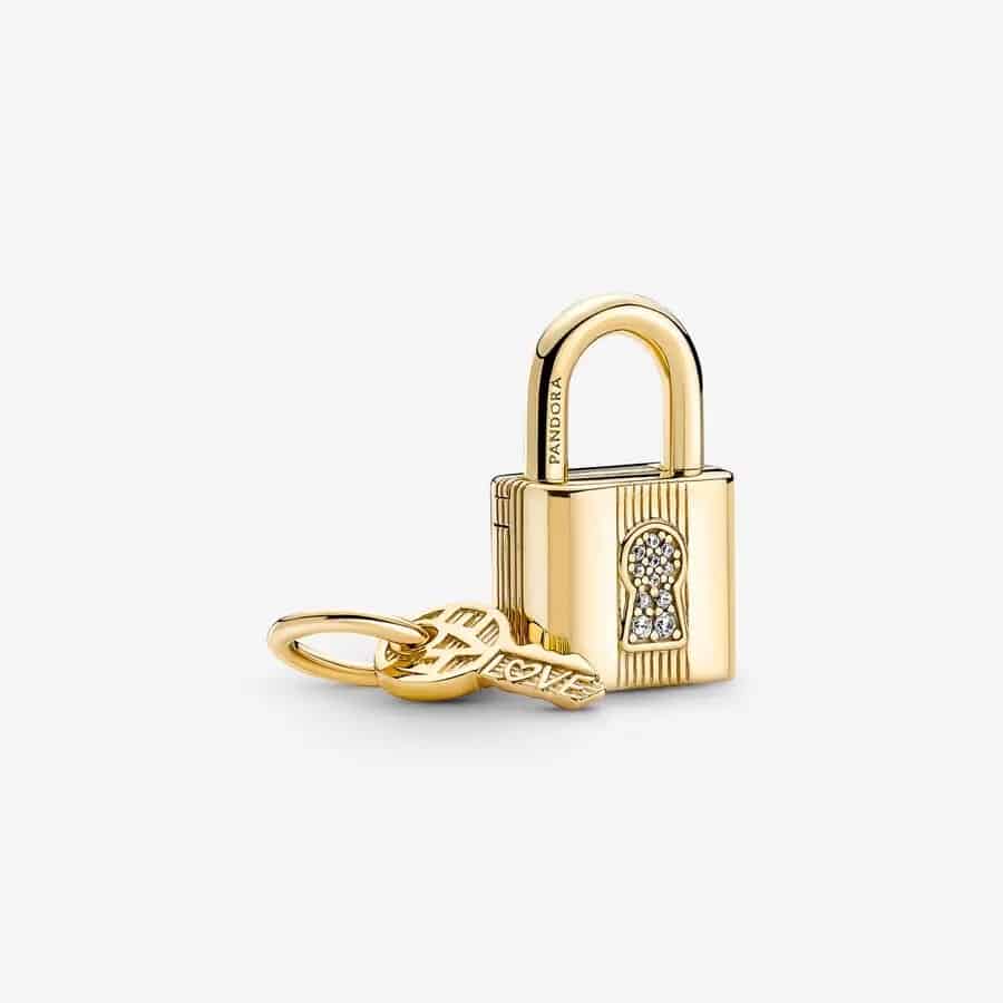 Charm Pendant Cadenas et Clé 79,00 € - 760088C01 Charm Pendant Cadenas & Clé 79,00 € - 760088C01
