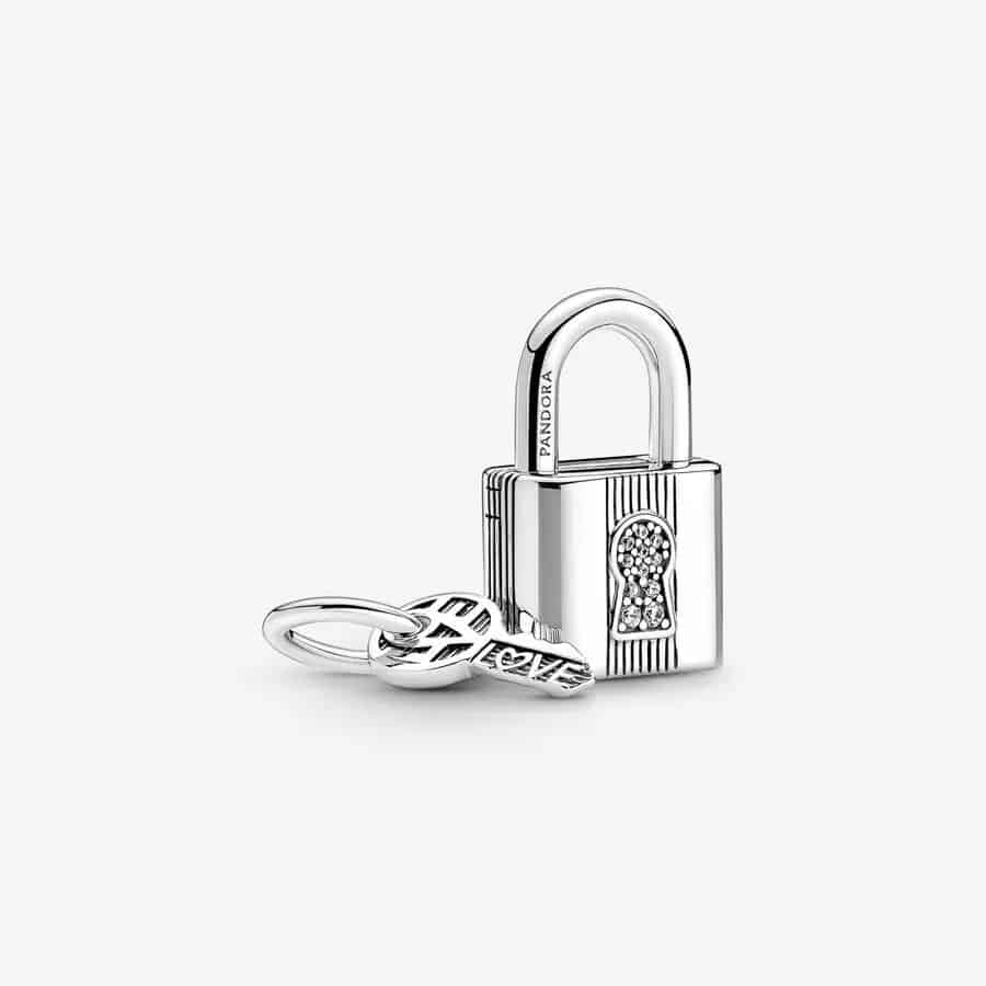 Charm Pendant Cadenas et Clé 59,00 € - 790088C01 Charm Pendant Cadenas et Clé 59,00 € - 790088C01