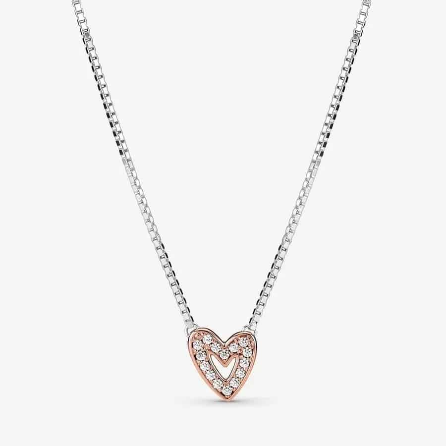 Collier Esquisse de Cœur Scintillant 69,00 € - 390089C01 Collier Esquisse de Cœur Scintillant 69,00 € - 390089C01