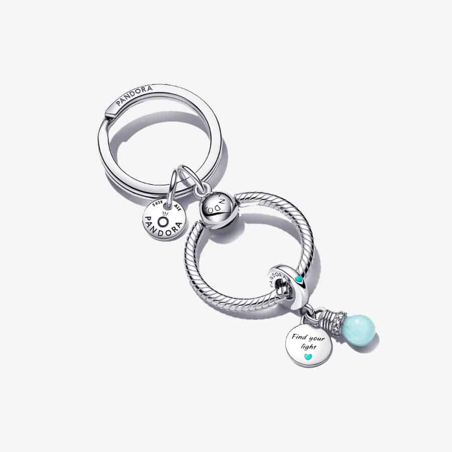 Porte-Clés à Charms Ampoule Qui Brille Dans Le Noir 108,00 € Porte-Clés à Charms Ampoule Qui Brille Dans Le Noir 108,00 €