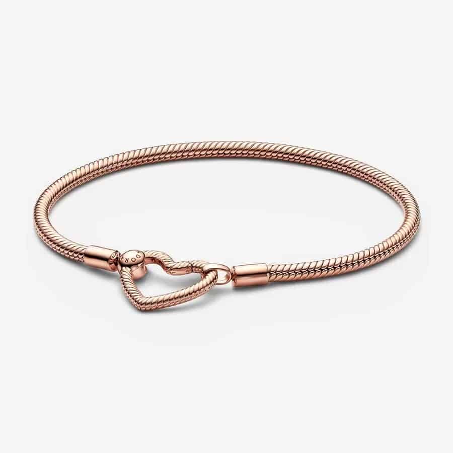 Bracelet Maille Serpent Fermoir Cœur Pandora Moments 169,00 € - 582257C00 Bracelet Maille Serpent Fermoir Cœur Pandora Moments 169,00 € - 582257C00