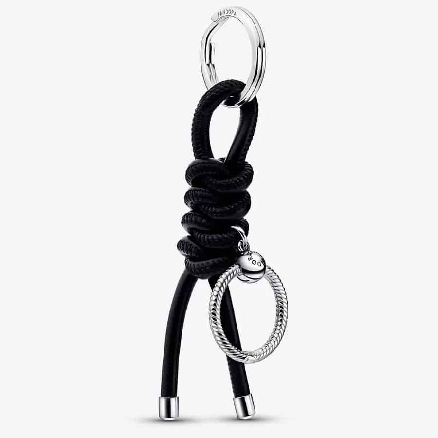 Porte-Clés à Charms en Simili Cuir Pandora Moments 69,00 € - 392260C01 Porte-Clés à Charms en Simili Cuir Pandora Moments 69,00 € - 392260C01