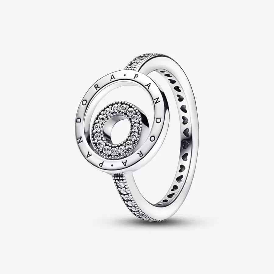 Bague Pavée Cercles Logo Pandora Signature 79,00 € - 192316C01 Bague Pavée Cercles Logo Pandora Signature 79,00 € - 192316C01