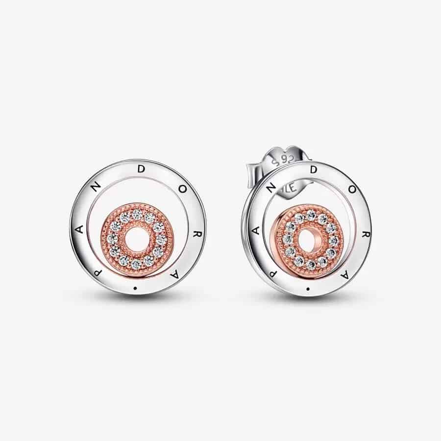 Clous d’Oreilles Cercles Logo Bicolores Pandora Signature 69,00 € - 282314C01 Clous d’Oreilles Cercles Logo Bicolores Pandora Signature 69,00 € - 282314C01