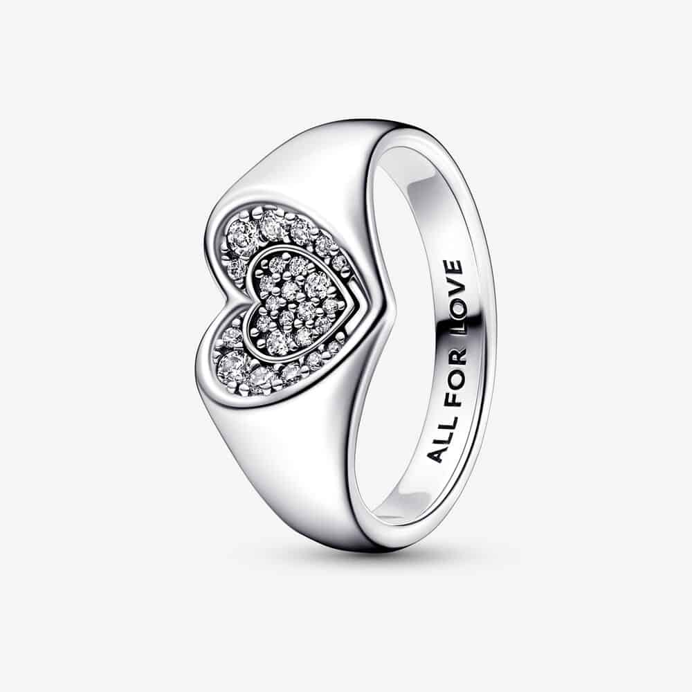 Bague Signet Pavé Cœur Rayonnant 69,00 € - 192491C01 Bague Signet Pavé Cœur Rayonnant 69,00 € - 192491C01