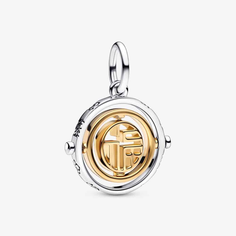 Charm Pendant Rotatif Fú Bicolore 69,00€ - 762536C00 Charm Pendant Rotatif Fú Bicolore 69,00€ - 762536C00