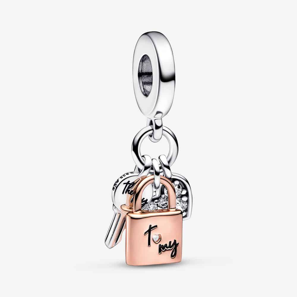 Charm Pendant Triple Clé, Cadenas & Cœur Bicolore 59,00 € - 782506C01 Charm Pendant Triple Clé, Cadenas & Cœur Bicolore 59,00 € - 782506C01